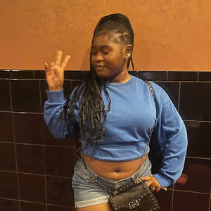 Meet your Posher, Kamira